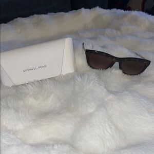 Michael Kors tortoise Sunglasses with White Case